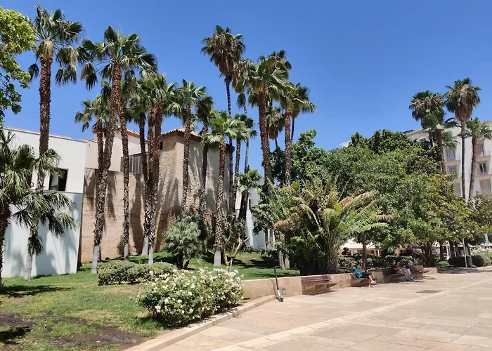 Hin17 Estudios * مالقة