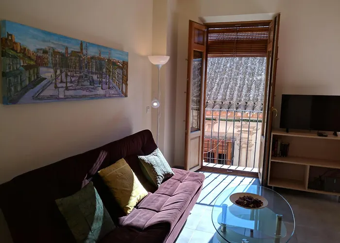 Hin17 Estudios شقة مالقة