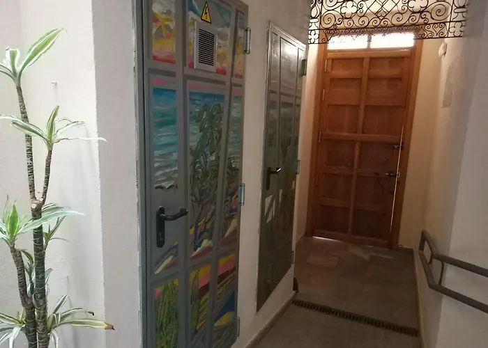 Hin17 Estudios شقة مالقة